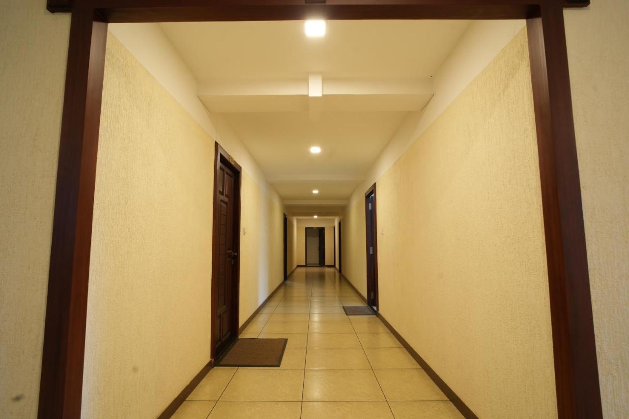 K V Suites Kochi Екстер'єр фото
