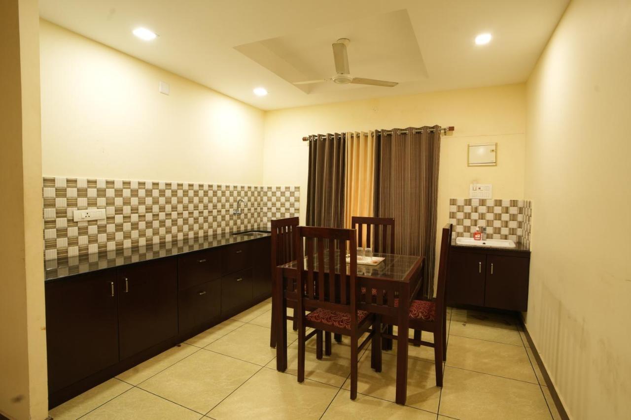 K V Suites Kochi Екстер'єр фото