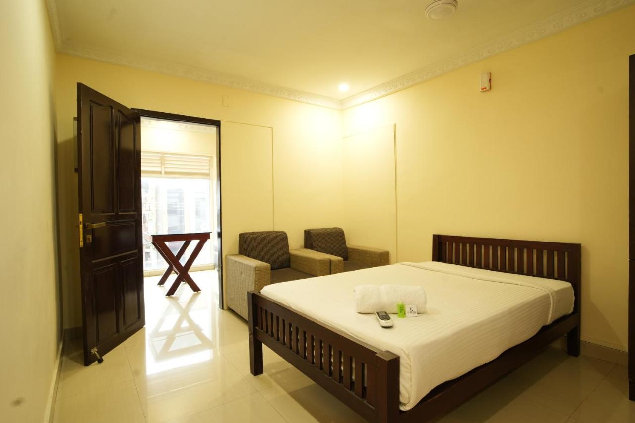 K V Suites Kochi Екстер'єр фото