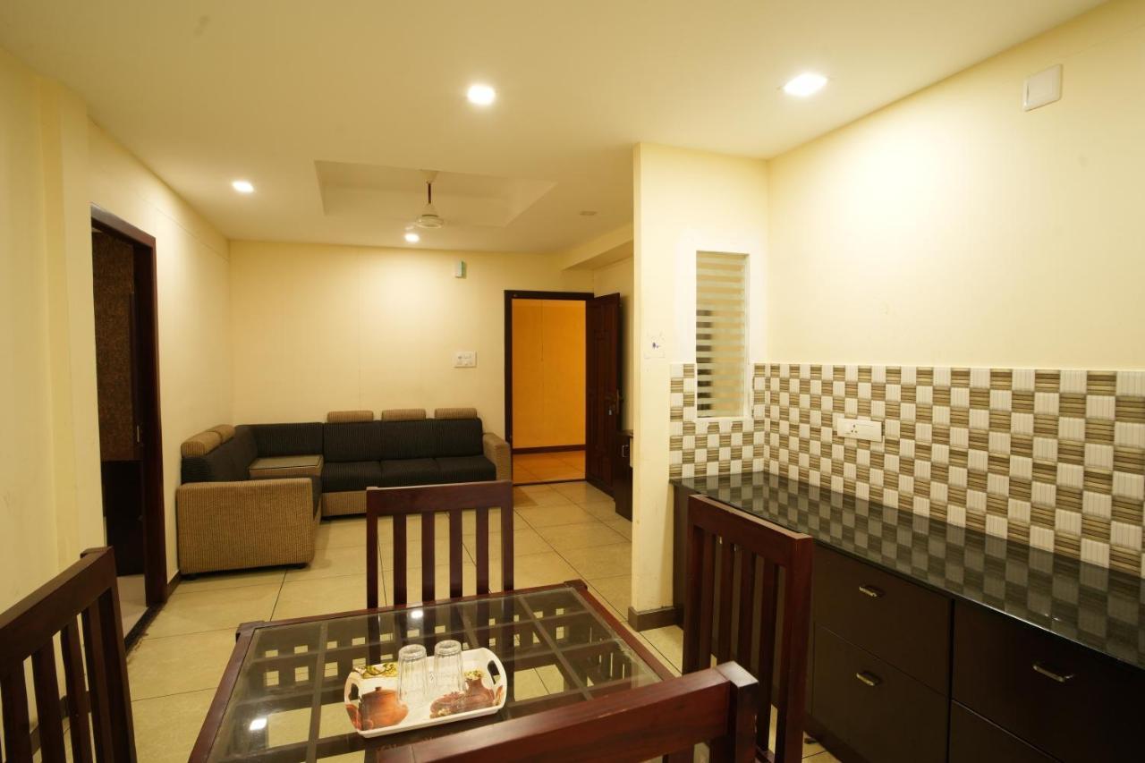 K V Suites Kochi Екстер'єр фото