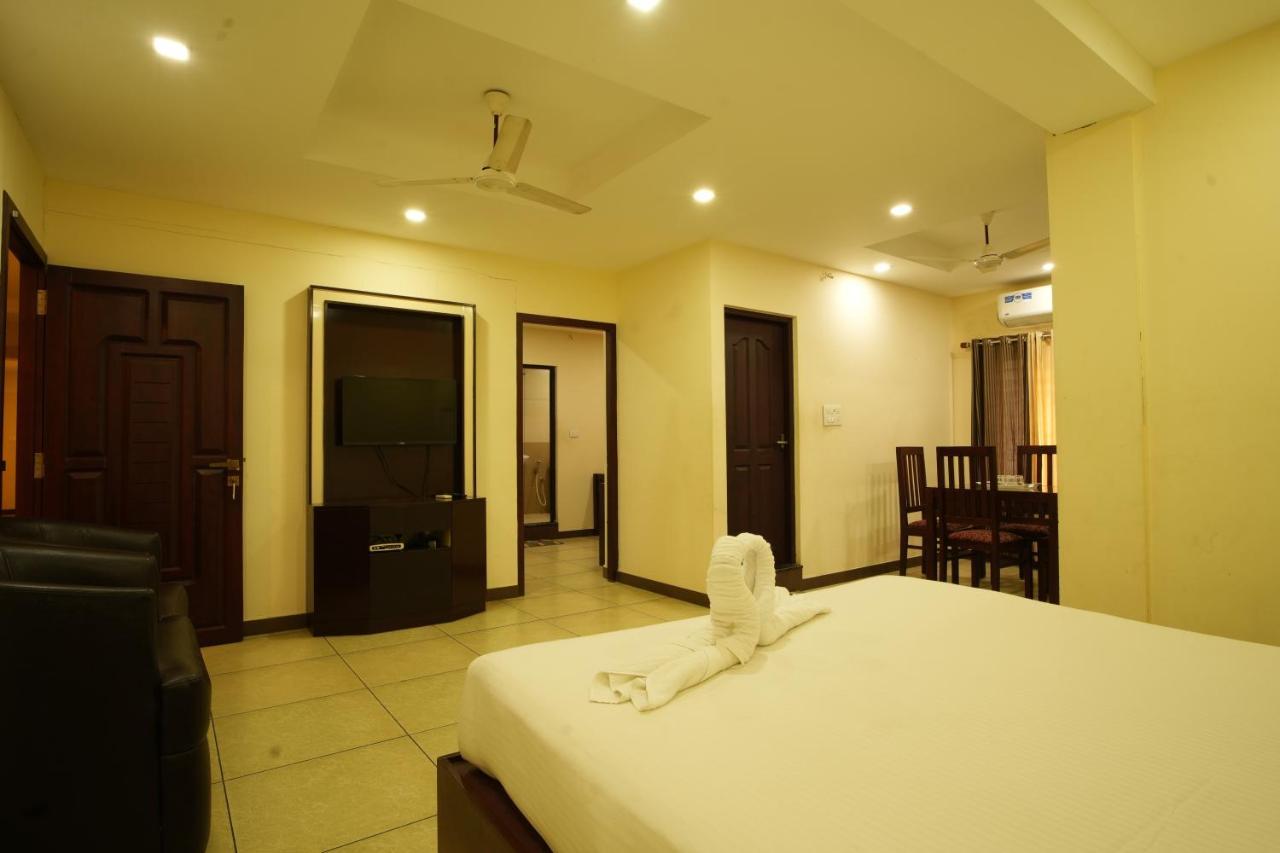 K V Suites Kochi Екстер'єр фото