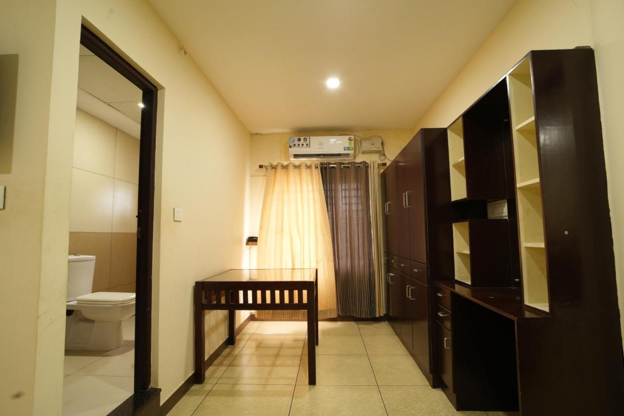 K V Suites Kochi Екстер'єр фото