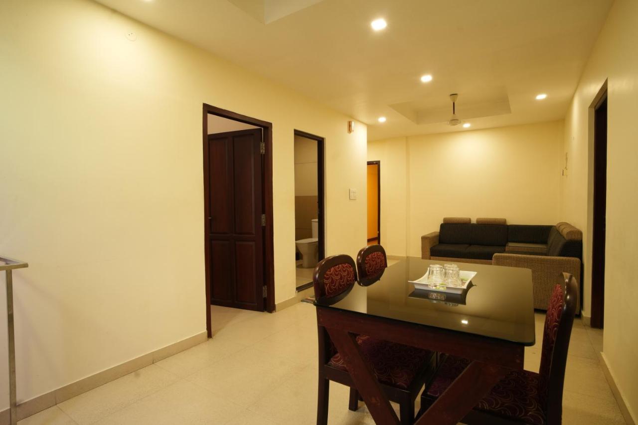 K V Suites Kochi Екстер'єр фото