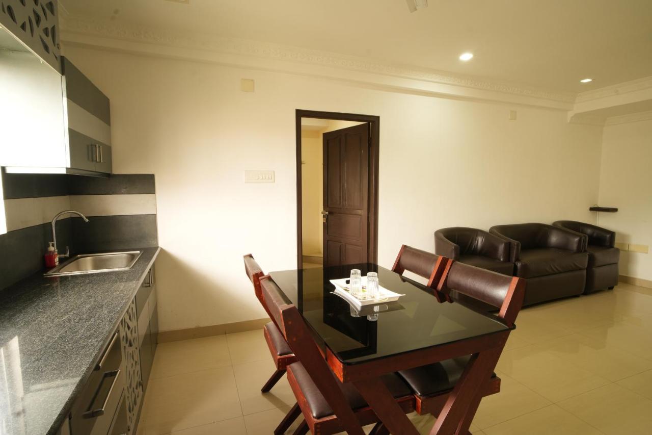 K V Suites Kochi Екстер'єр фото