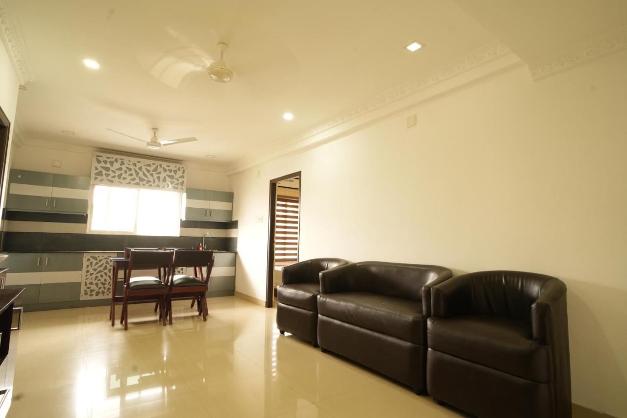 K V Suites Kochi Екстер'єр фото