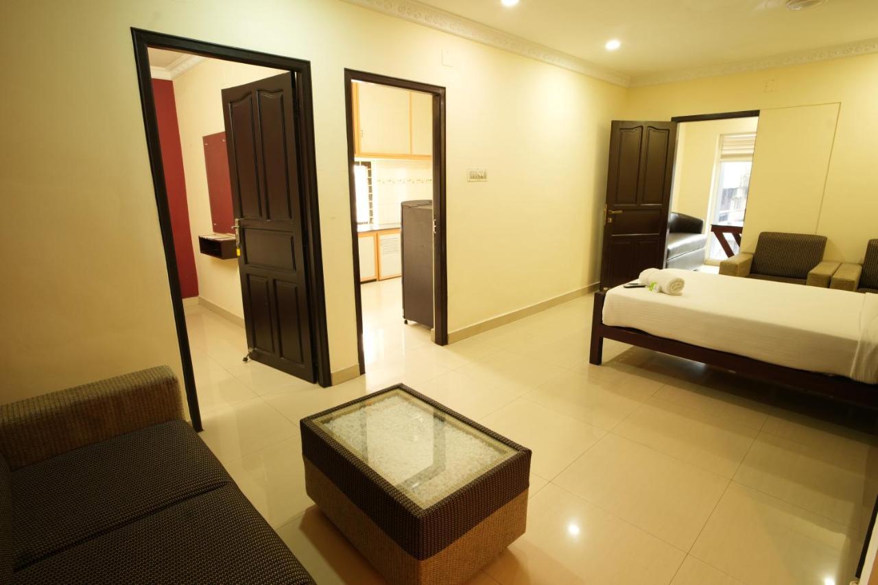 K V Suites Kochi Екстер'єр фото