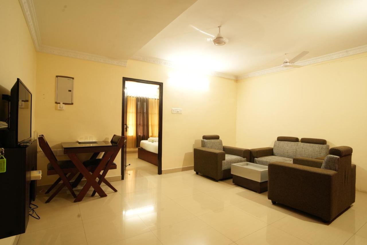 K V Suites Kochi Екстер'єр фото