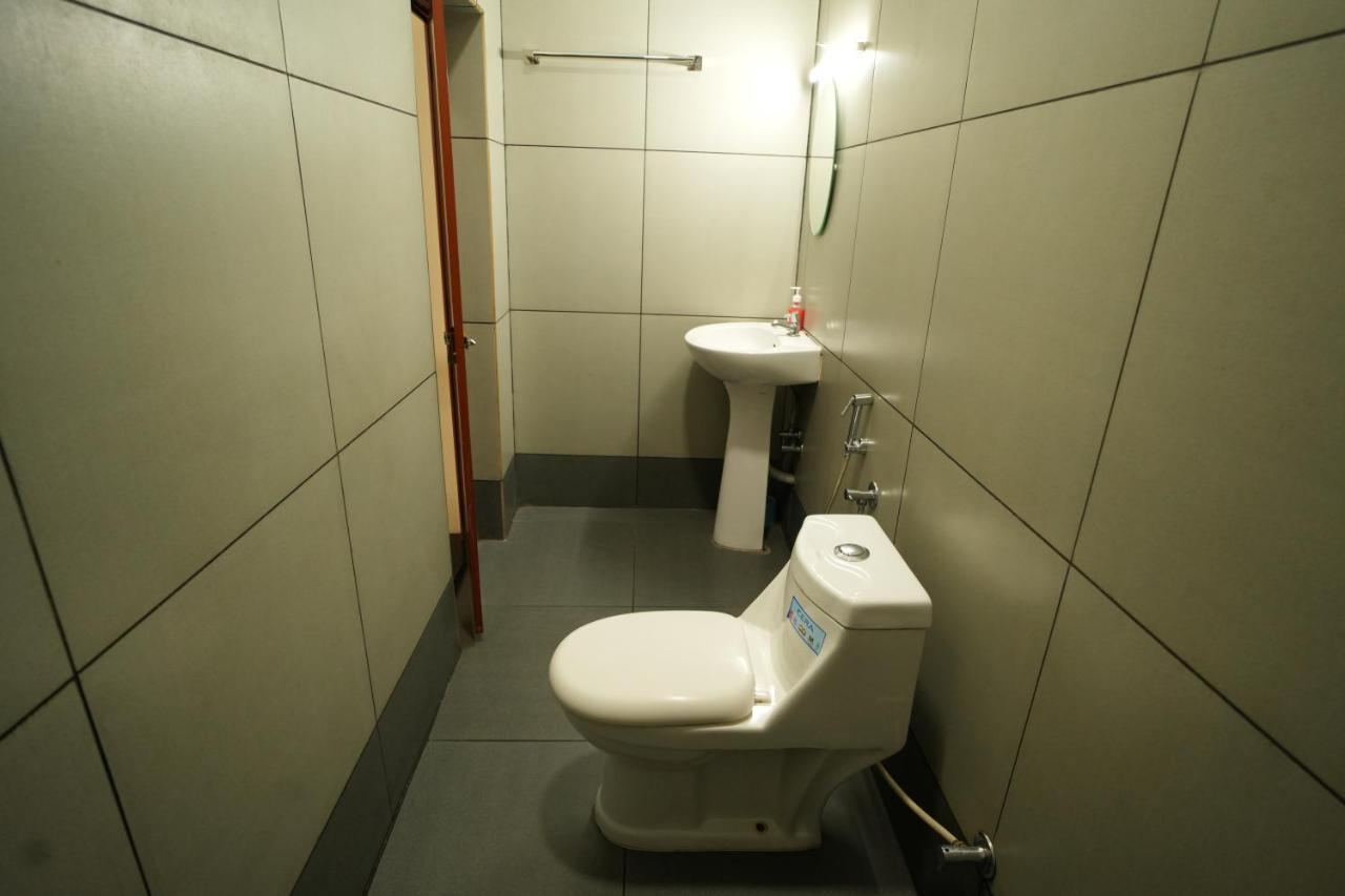 K V Suites Kochi Екстер'єр фото