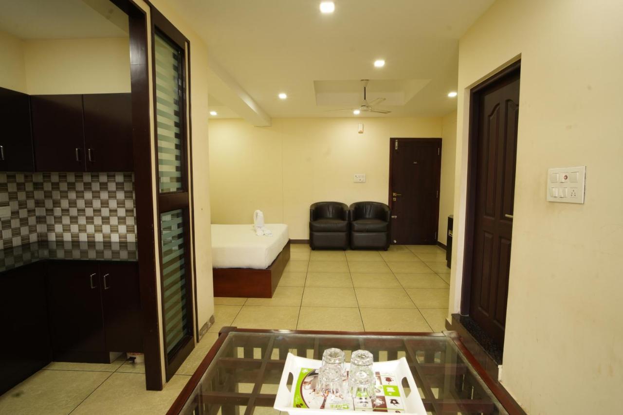K V Suites Kochi Екстер'єр фото