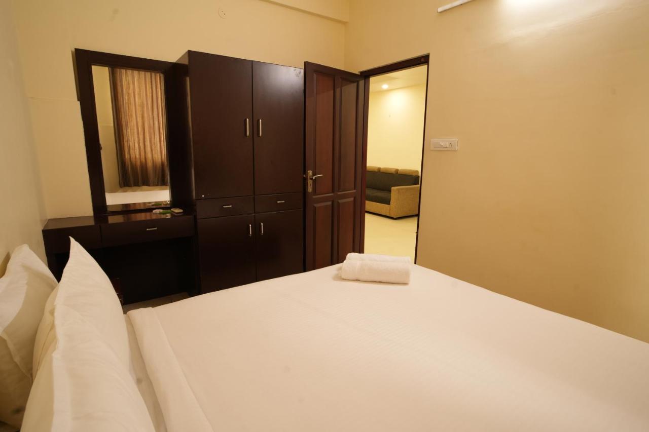K V Suites Kochi Екстер'єр фото