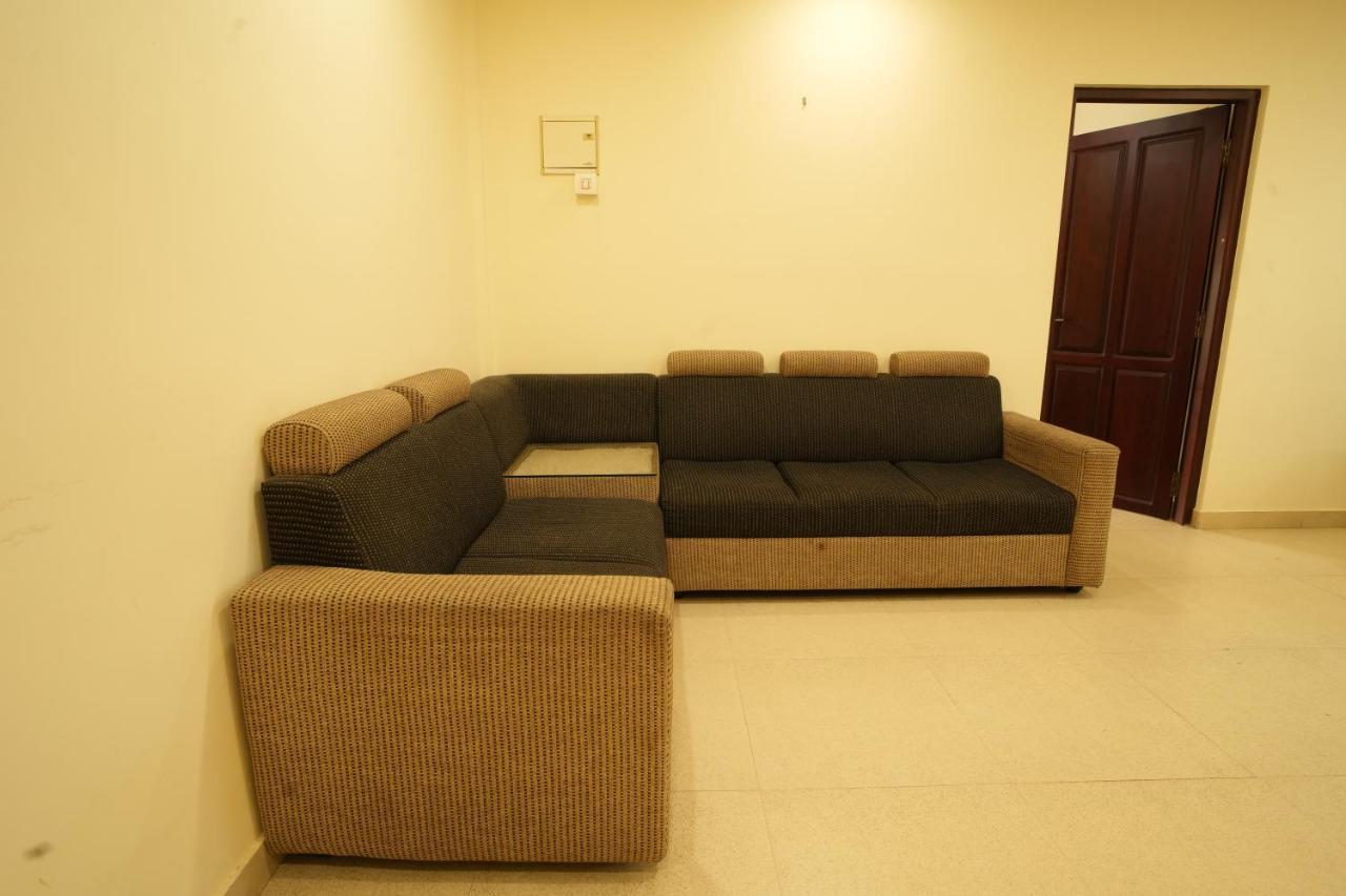 K V Suites Kochi Екстер'єр фото