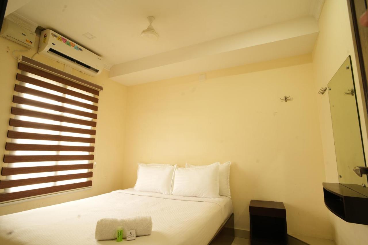 K V Suites Kochi Екстер'єр фото