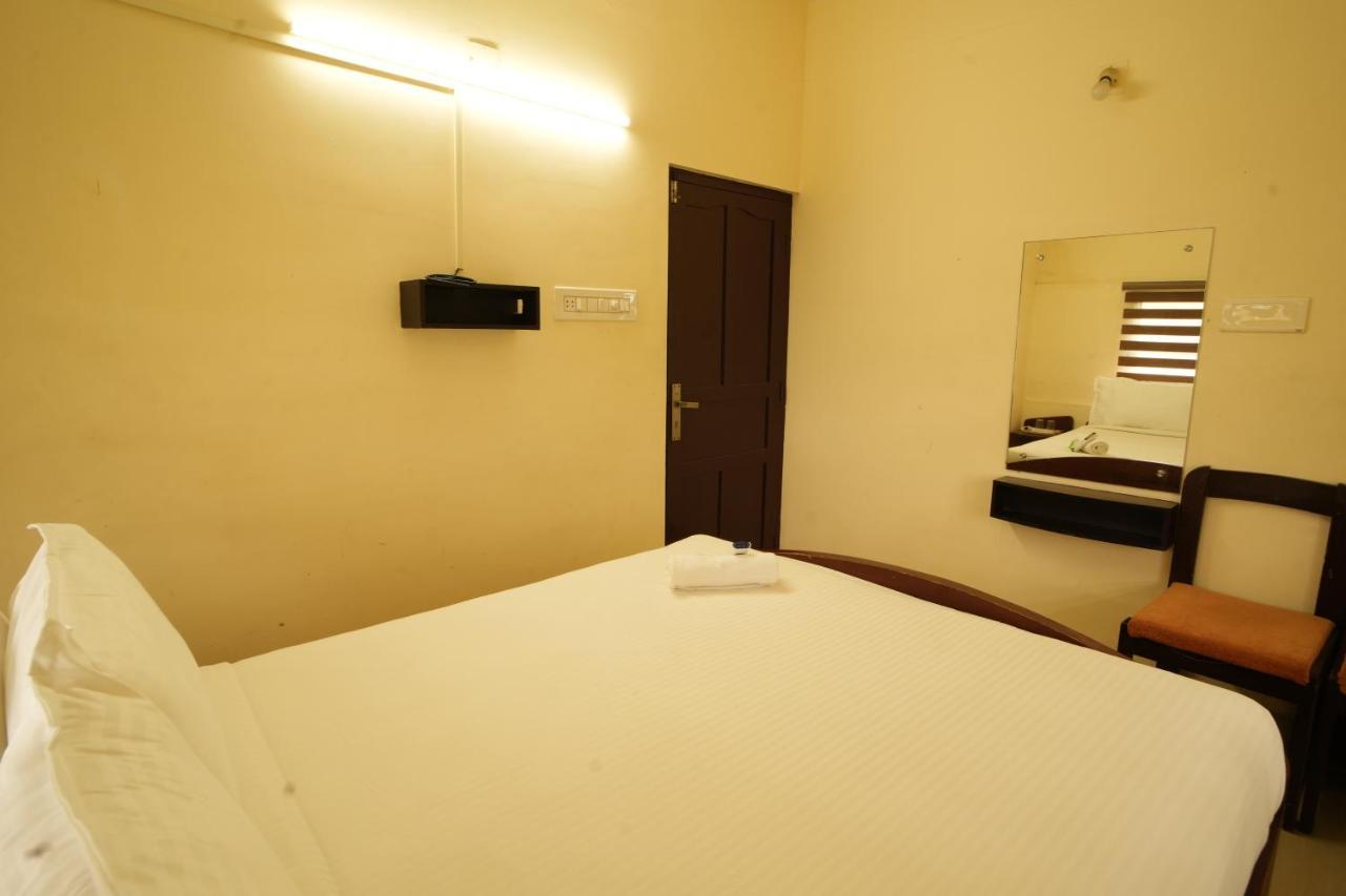 K V Suites Kochi Екстер'єр фото