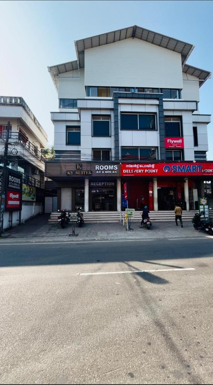 K V Suites Kochi Екстер'єр фото