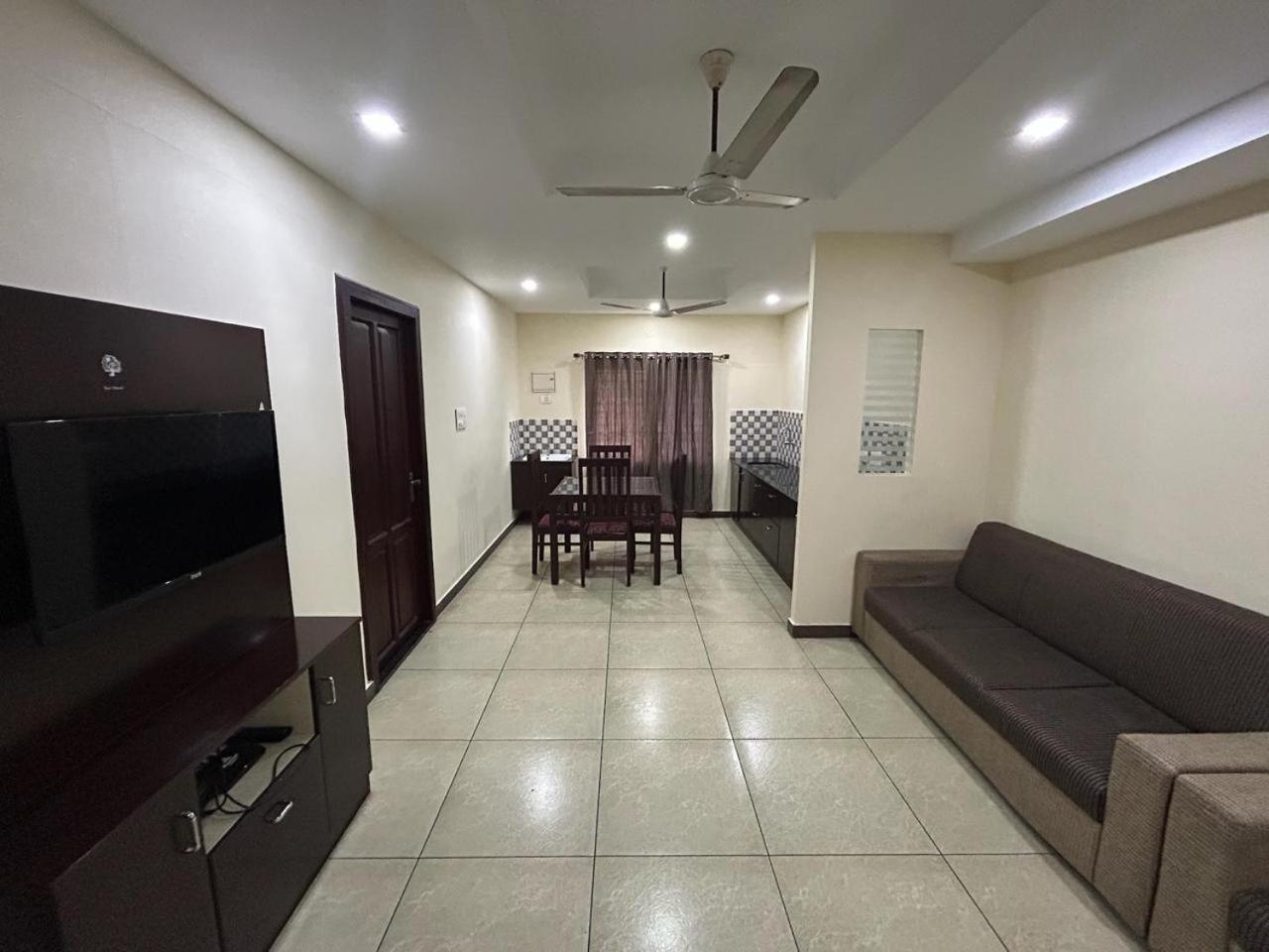 K V Suites Kochi Екстер'єр фото