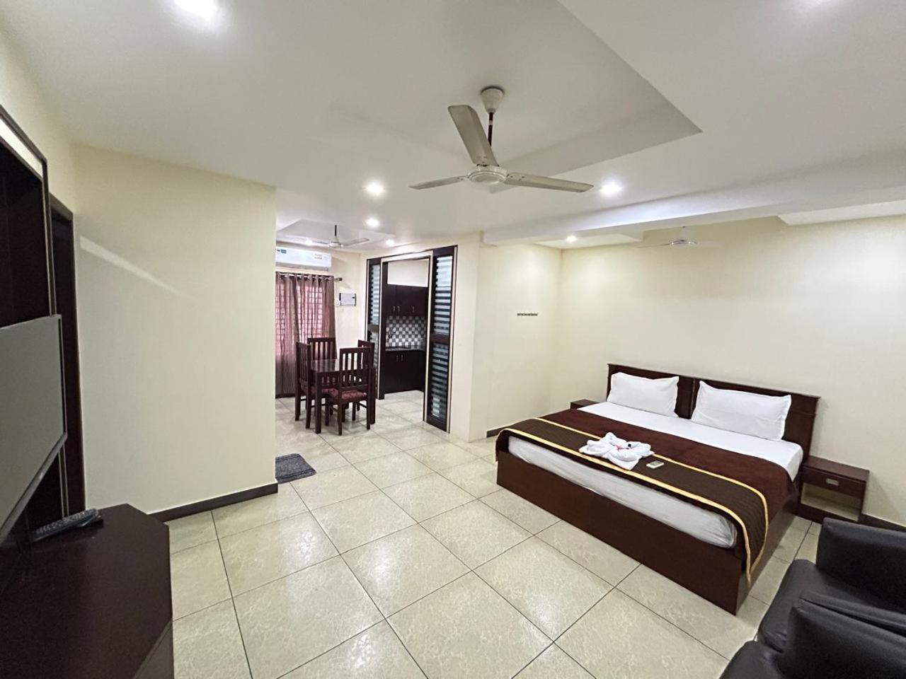 K V Suites Kochi Екстер'єр фото