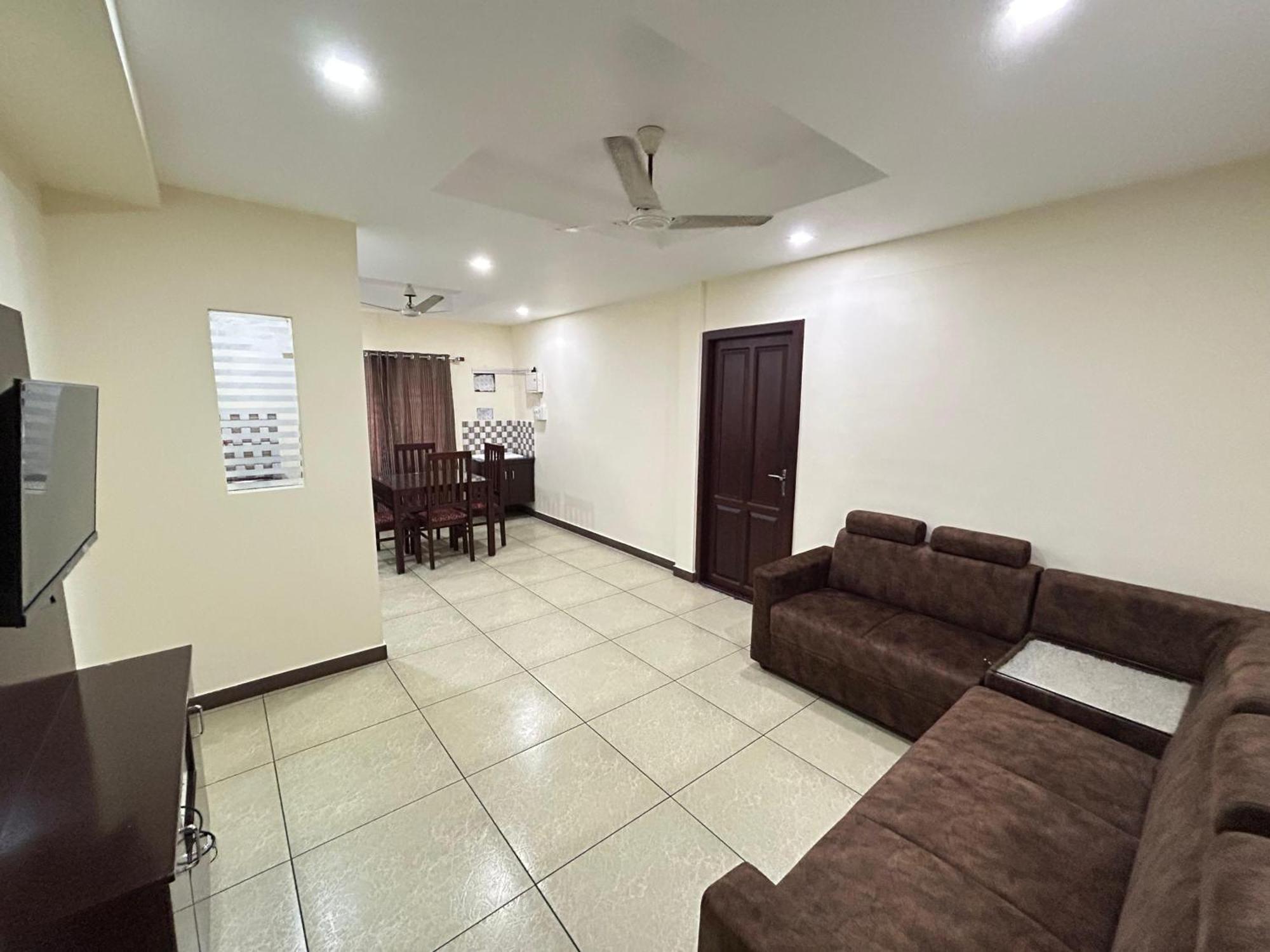 K V Suites Kochi Екстер'єр фото