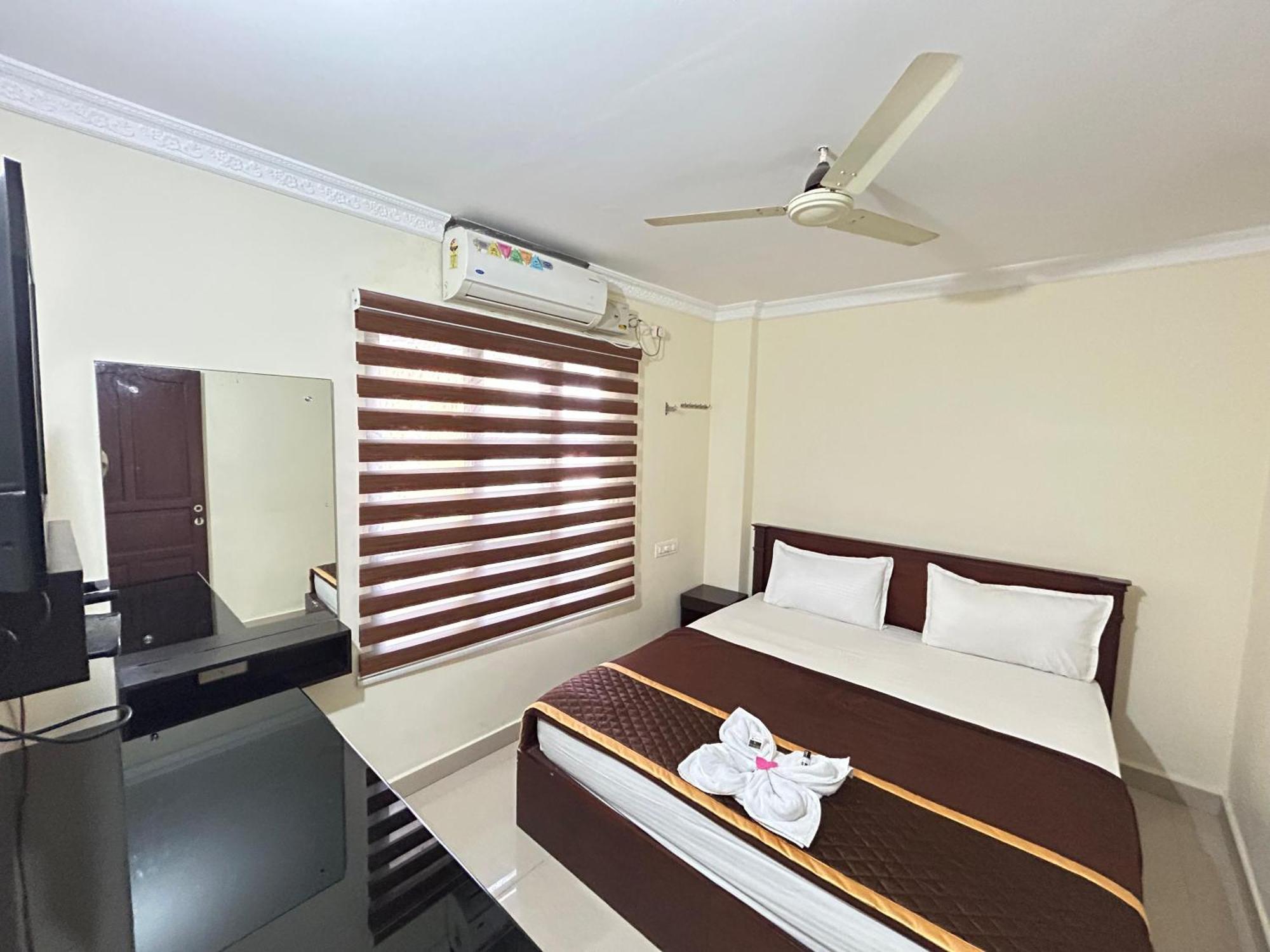 K V Suites Kochi Екстер'єр фото